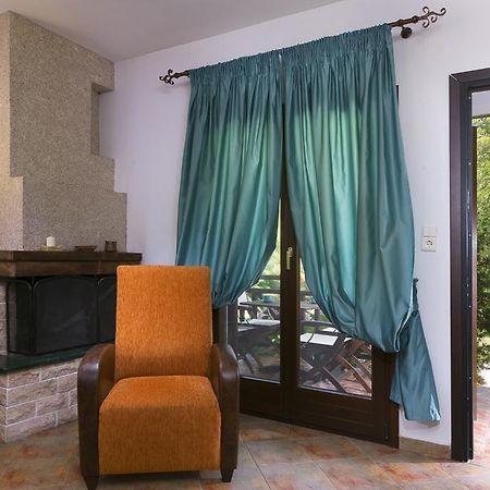Menir Luxury Apartments Принос Экстерьер фото