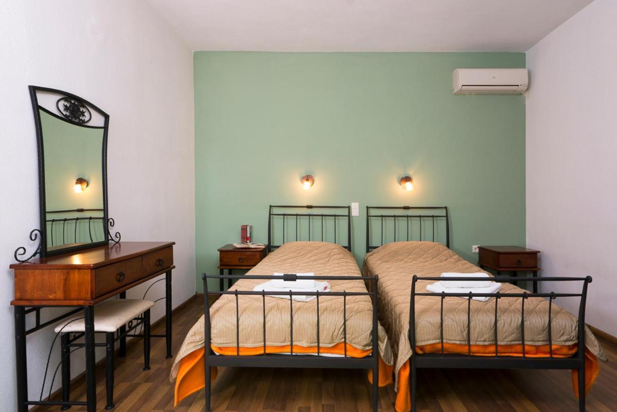 Menir Luxury Apartments Принос Экстерьер фото
