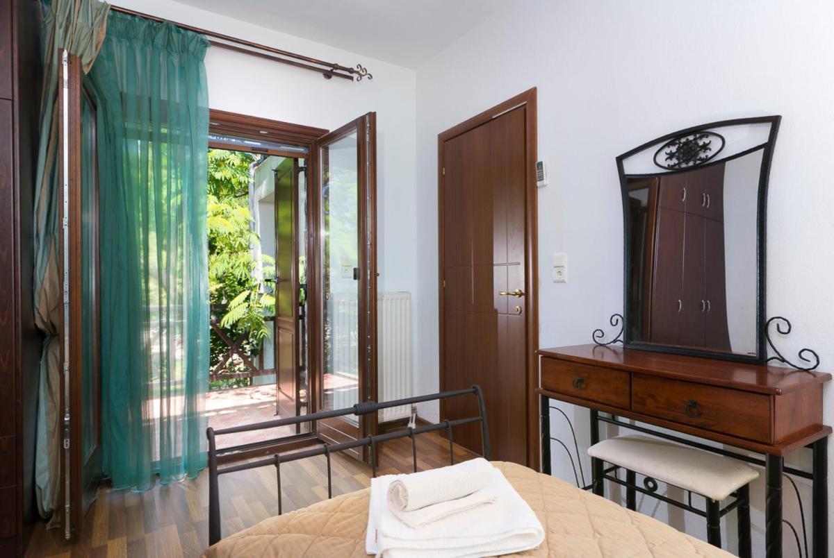 Menir Luxury Apartments Принос Экстерьер фото