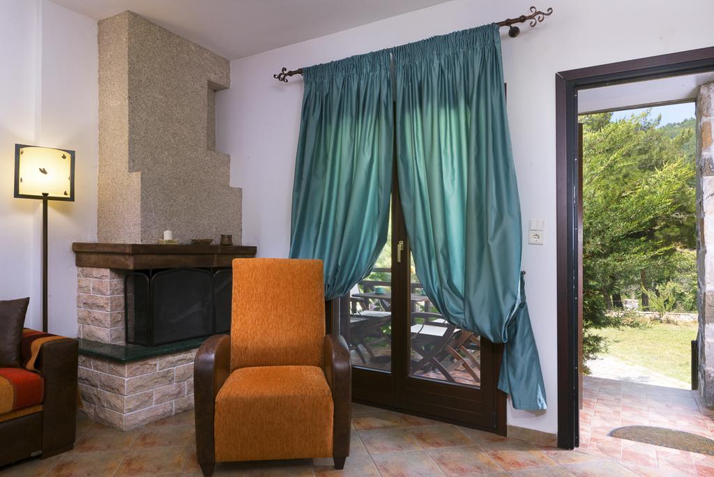 Menir Luxury Apartments Принос Экстерьер фото